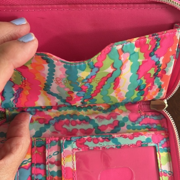 Free GIFT LILLY PULITZER WRISTLET WALLET - Picture 5 of 12